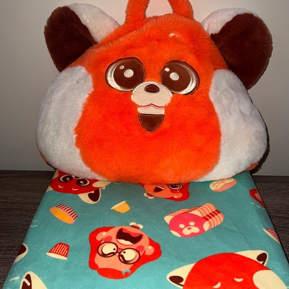 Disney”s Turning Red Pillow/Blanket - Picture 10 of 11